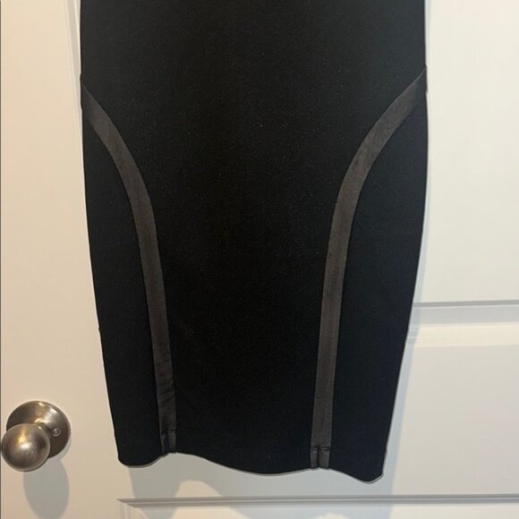 Black Sleeveless Halter Mini Dress - Picture 4 of 8